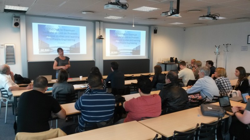 Картинка школы в AAU