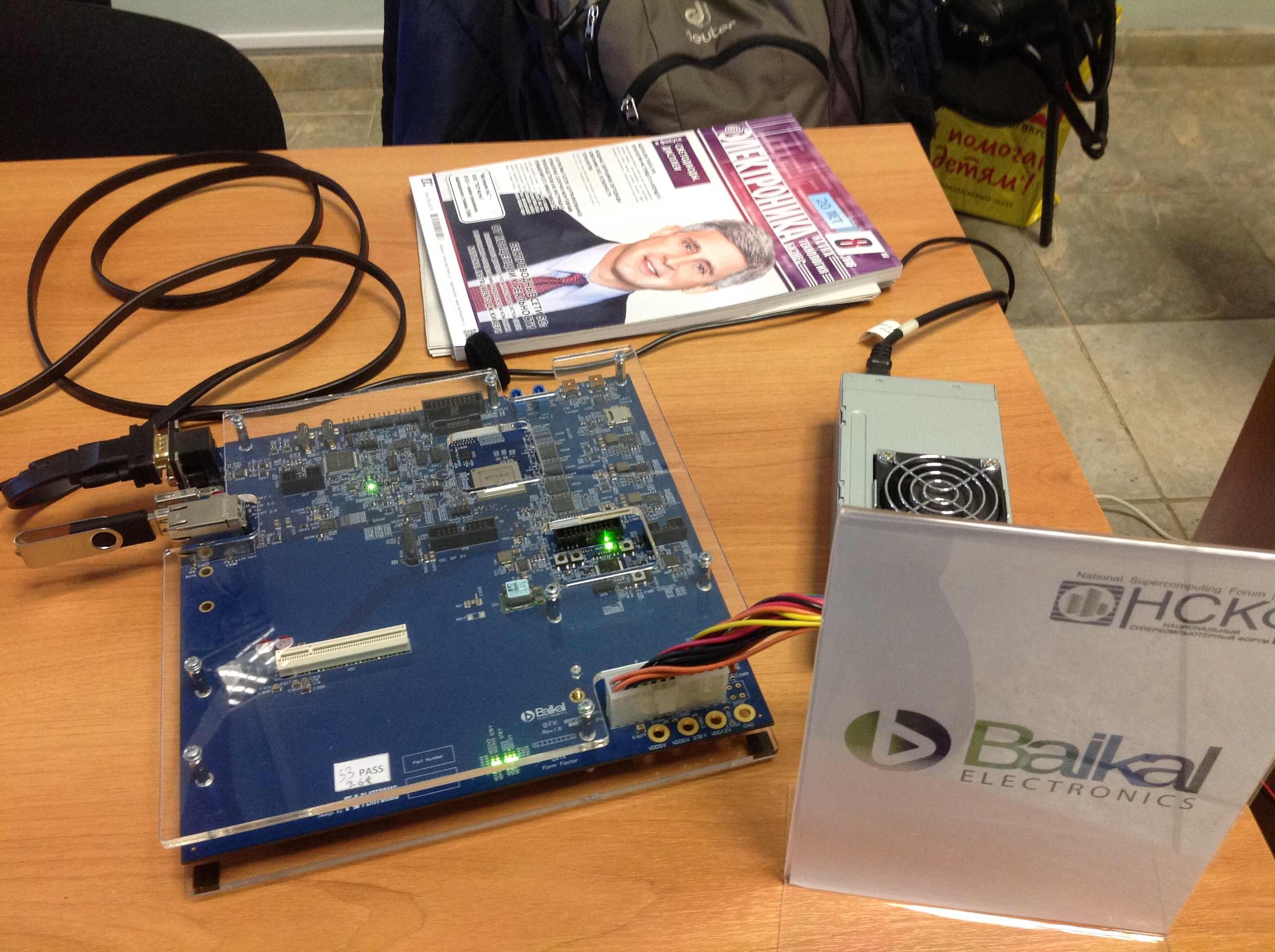 Плата с процессором Байкал